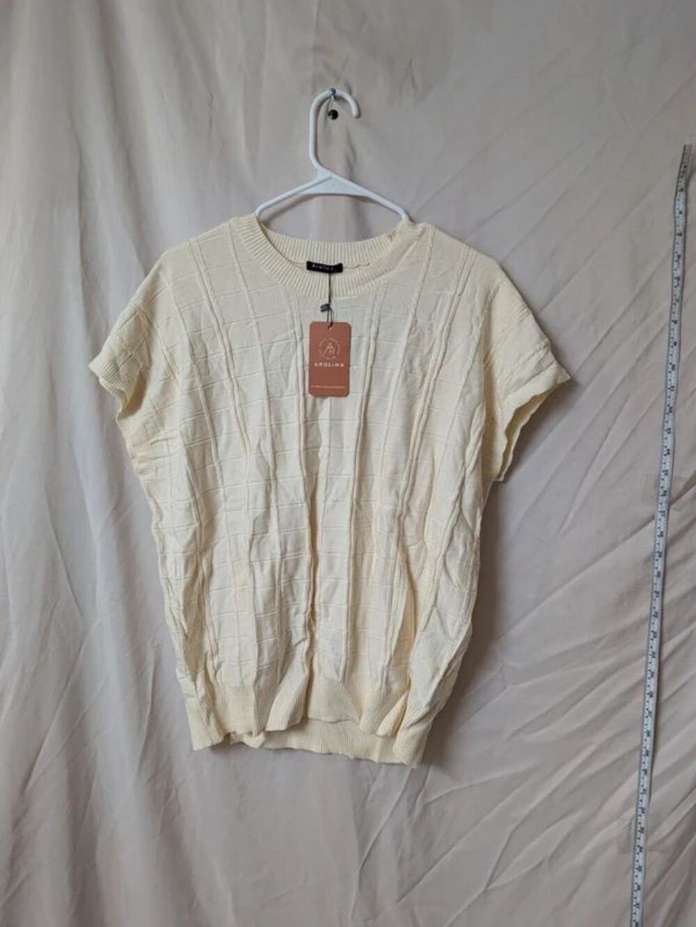 L Arolina Cream Grid Textured Cap Sleeve Sweater Top A006